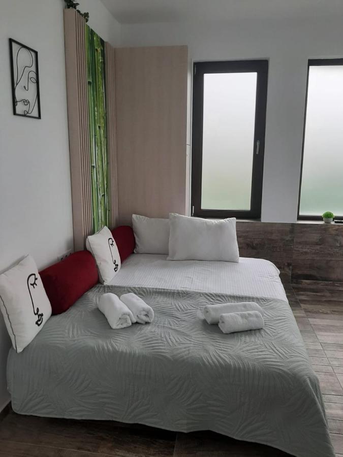 Accent House Apartment Deva Bagian luar foto
