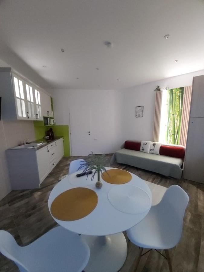 Accent House Apartment Deva Bagian luar foto