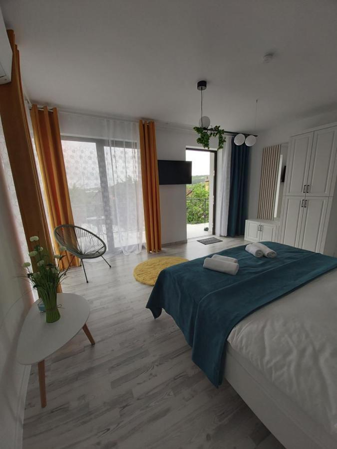 Accent House Apartment Deva Bagian luar foto